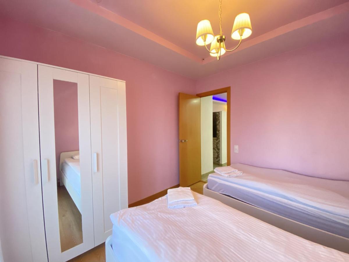 Entire New Apartment 20' From Barcelona Sabadell Exteriör bild